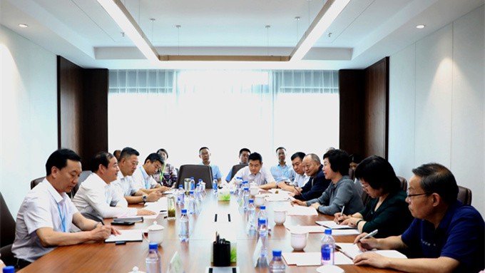 省委組織部副部長、省人社廳廳長周麗寧一行來集團調研指導工作