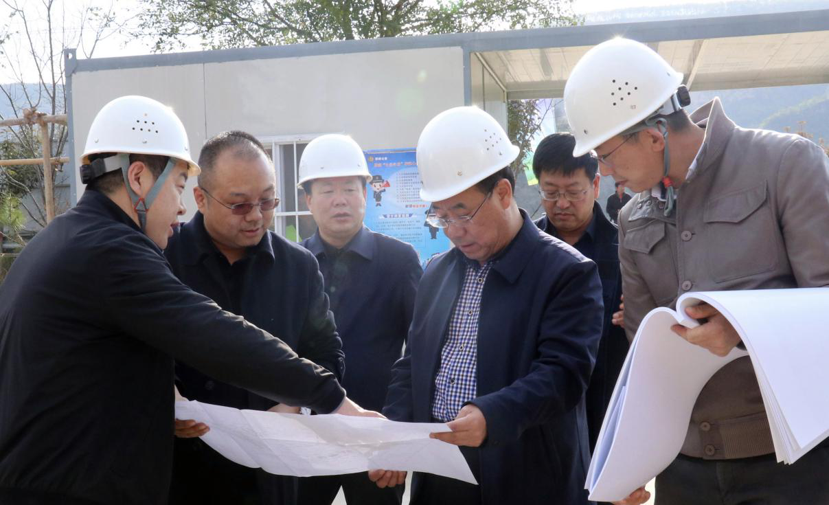 田學功調(diào)研毛寺鄉(xiāng)村旅游“樣板村”項目工作